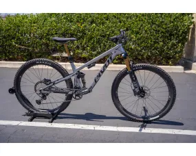 2021 Pivot Trail V3 Pro XT i9 Hub MetSil MD